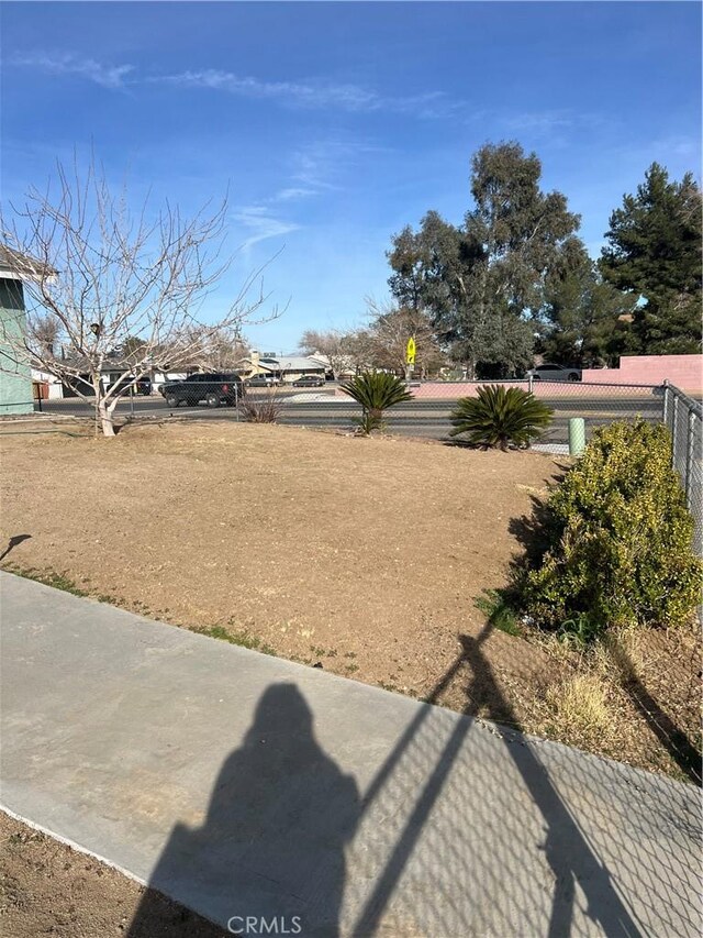 14488 Manzano Rd, Victorville, CA 92392 - photo 8