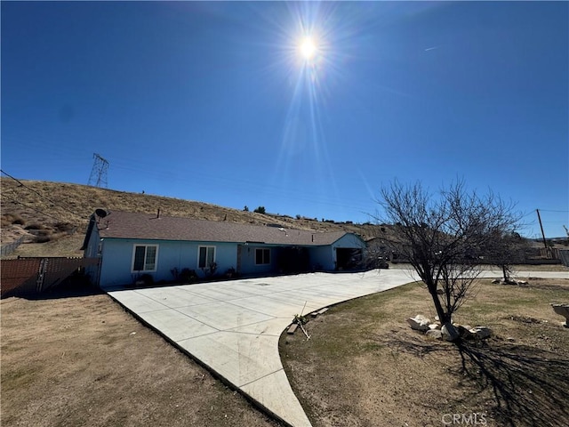 7687 Chase Ave, Hesperia, CA 92345 - view of front of property featuring fence