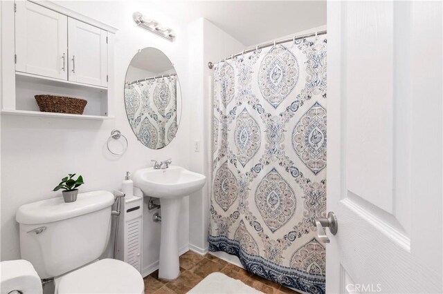 26396 Arboretum Way Unit 2901, Murrieta, CA 92563 - full bathroom with toilet and curtained shower