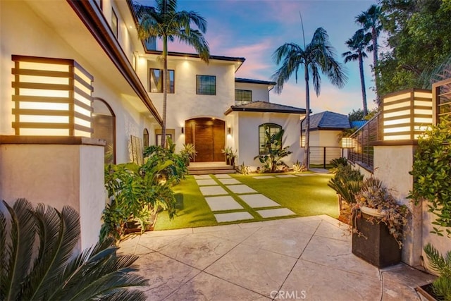 view of yard with a patio