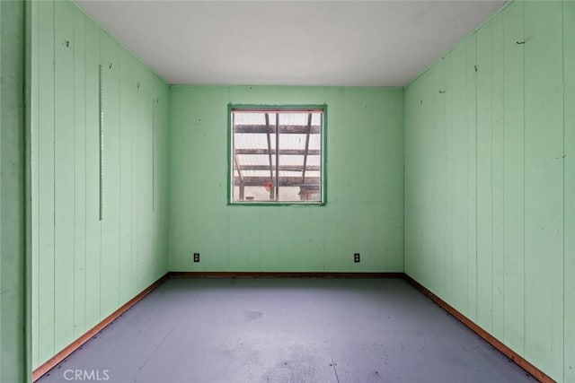 empty room featuring concrete floors