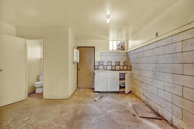 29345 Wilkes Rd, Valley Center, CA 92082 - kitchen featuring concrete flooring