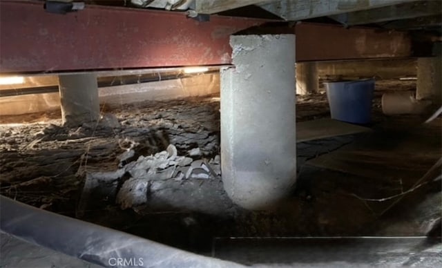 3722 Degnan Blvd, Los Angeles, CA 90018 - view of inside crawl space