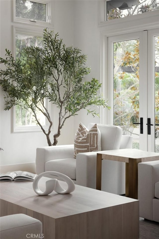 31 Vista Tramonto, Newport Coast, CA 92657 - dining area with healthy amount of natural light