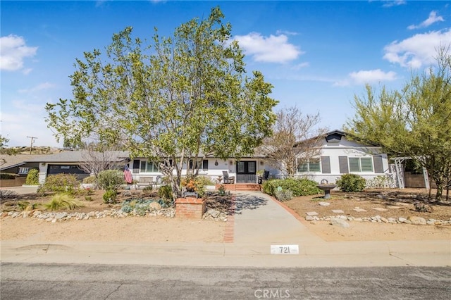 view of front of property