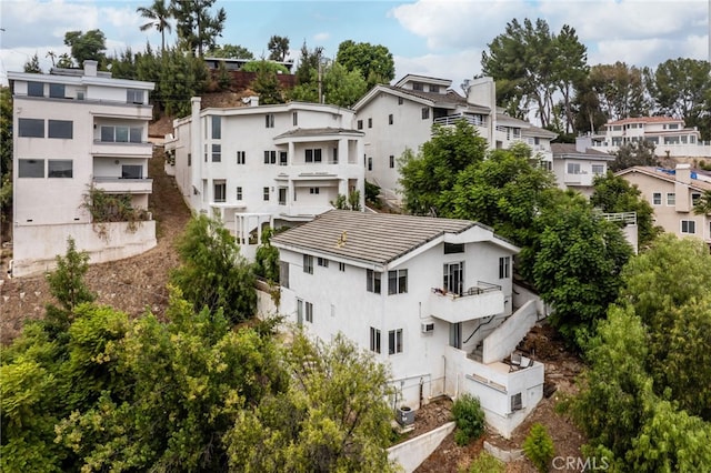 bird's eye view with a residential view