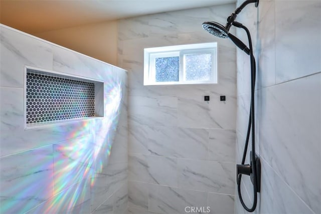 28622 Shenandoah Dr, Lake Arrowhead, CA 92352 - bathroom with tiled shower
