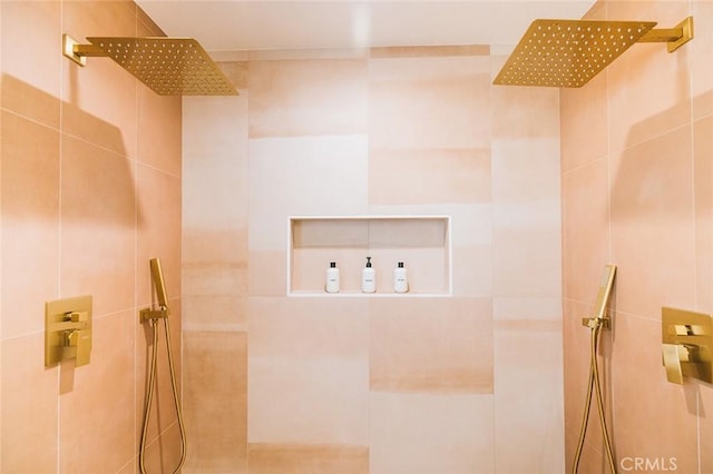 4883 Avenida La Candela, Joshua Tree, CA 92252 - bathroom featuring a tile shower