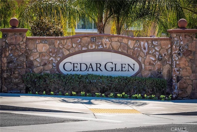 view of community / neighborhood sign