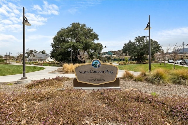 exterior space featuring a lawn