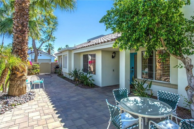 exterior space featuring outdoor dining area