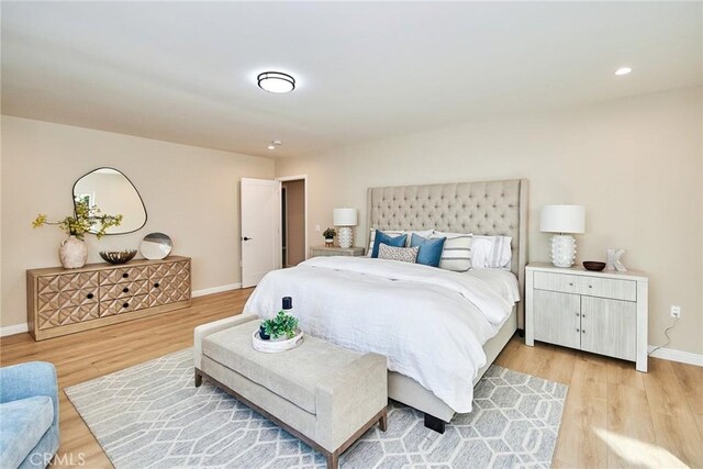 5386 Harter Ln, La Canada Flintridge, CA 91011 - bedroom with light wood-type flooring, baseboards, and recessed lighting