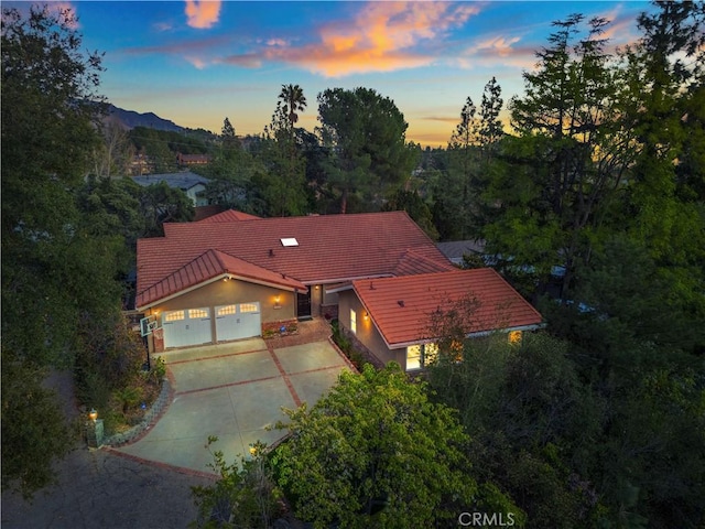 drone / aerial view featuring a mountain view