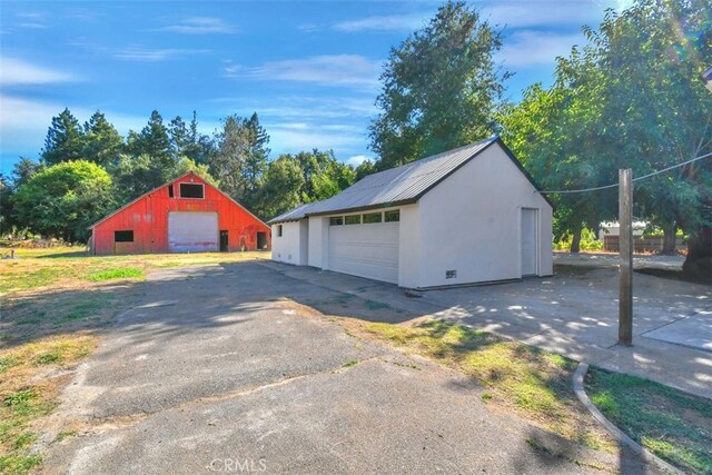 view of detached garage