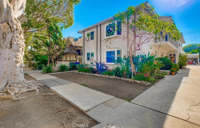 view of front of property featuring stucco siding