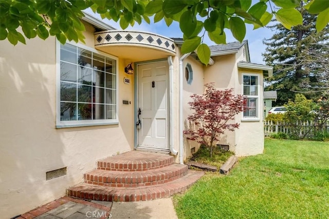 551 Hathway Ave, San Luis Obispo, CA 93405 - entrance to property featuring a lawn, stucco siding, and fence