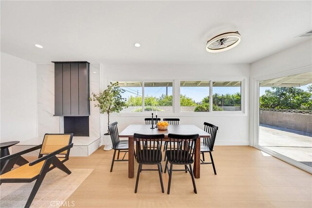 dining area with baseboards, recessed lighting, and visible vents