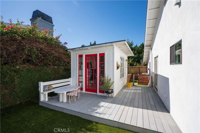 5910 Pat Ave, Woodland Hills, CA 91367 - view of outbuilding with an outdoor structure