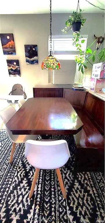 dining room featuring breakfast area