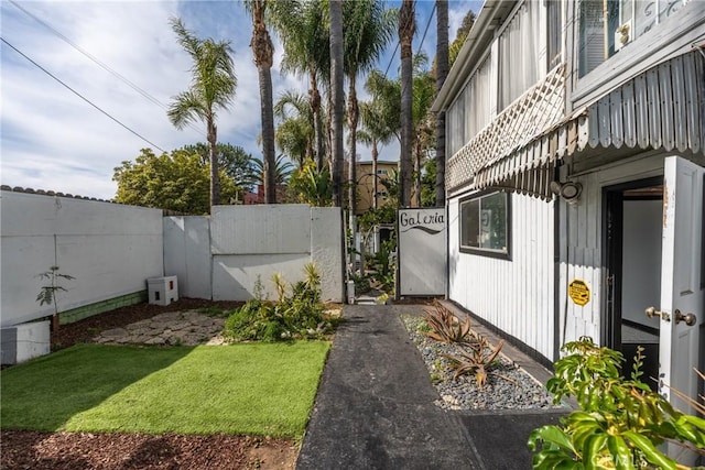 view of yard featuring fence