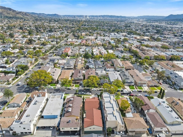 bird's eye view featuring a residential view and a mountain view