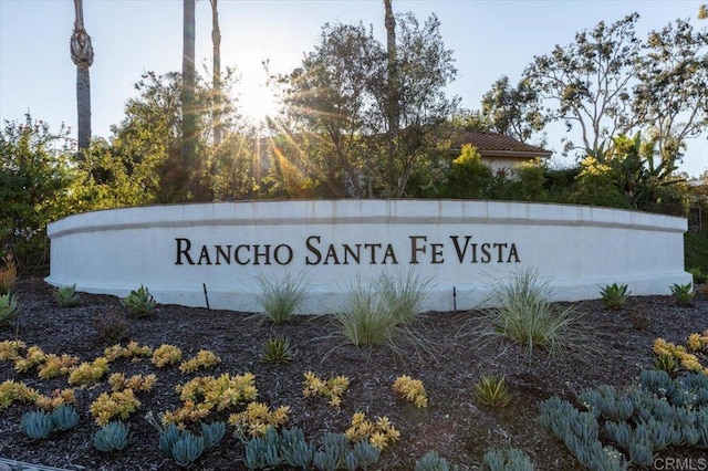 view of community / neighborhood sign