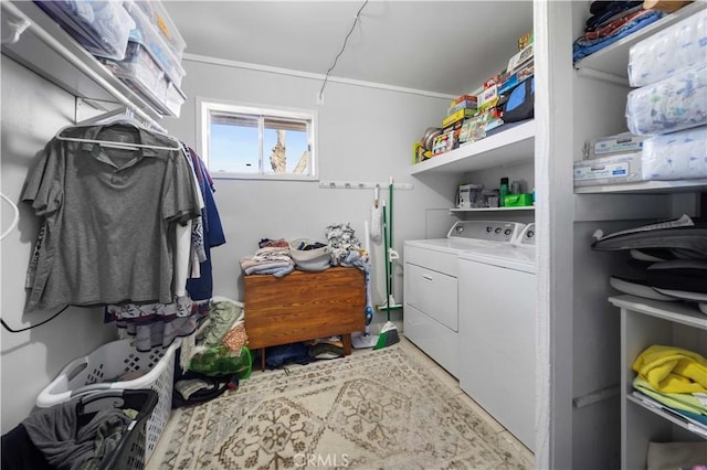 laundry room with laundry area and independent washer and dryer