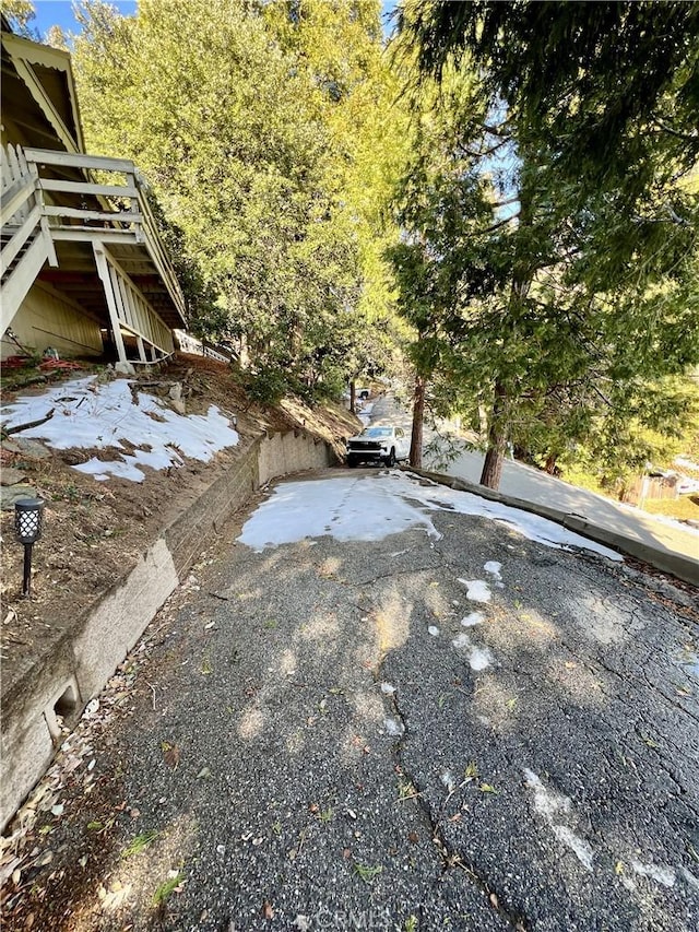 370 Weisshorn Dr, Crestline, CA 92325 - view of yard