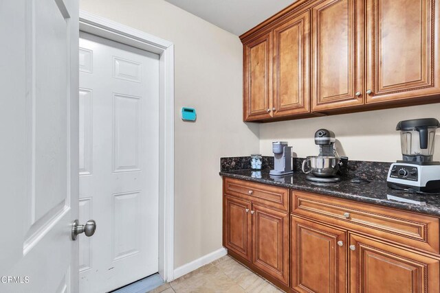 17717 Bangor Ave, Hesperia, CA 92345 - bar area featuring baseboards and light tile patterned floors