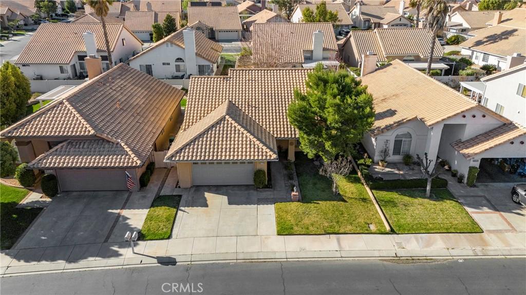 bird's eye view with a residential view