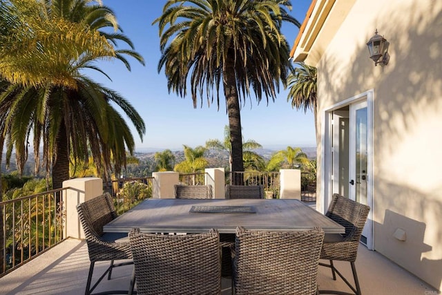 exterior space featuring outdoor dining space