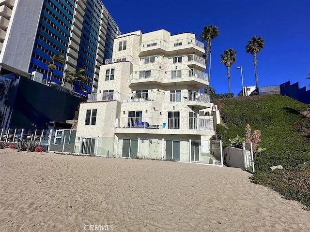 25 15th Pl Unit 101, Long Beach, CA 90802 - view of apartment building / complex