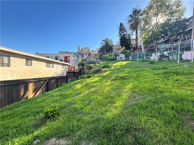 Listing photo 2 for 746 Cleveland St, Los Angeles CA 90012