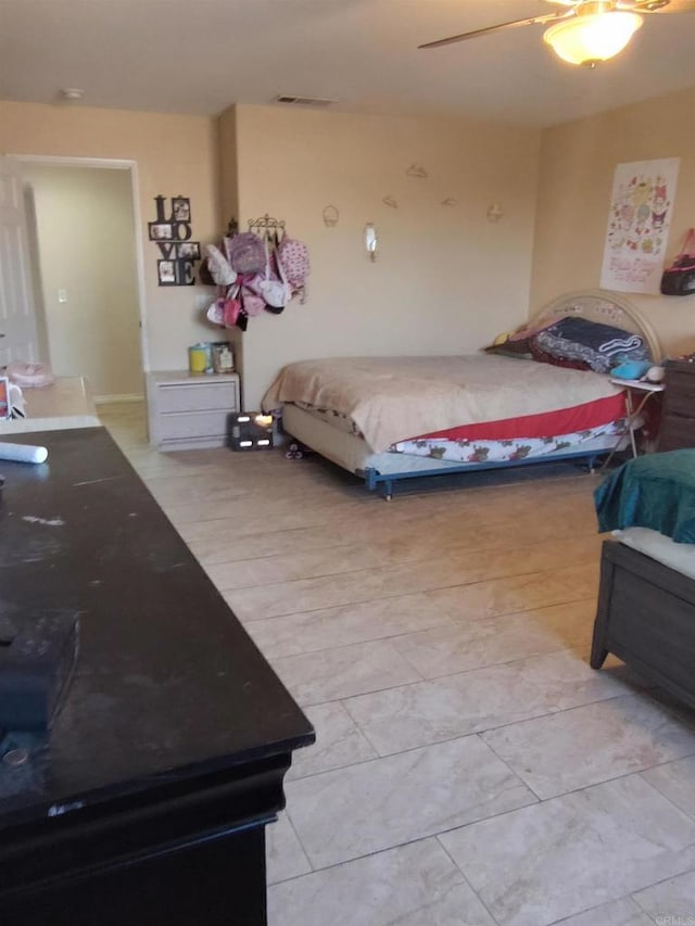 bedroom featuring ceiling fan