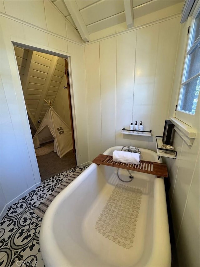 283 Walnut Dr, Lake Arrowhead, CA 92352 - bathroom featuring a decorative wall