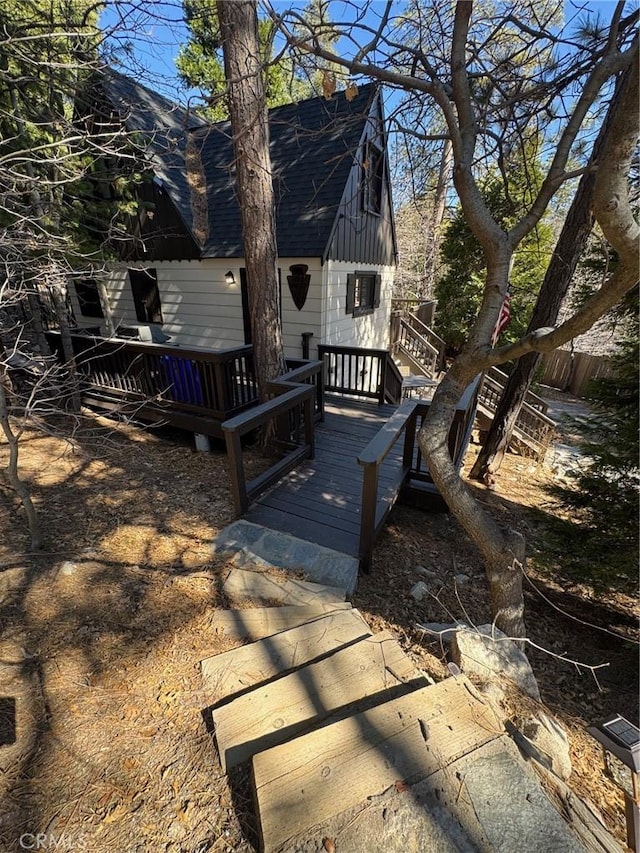 283 Walnut Dr, Lake Arrowhead, CA 92352 - view of front of property featuring a deck and a shingled roof