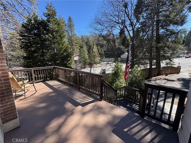 283 Walnut Dr, Lake Arrowhead, CA 92352 - view of wooden terrace