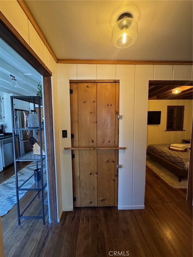 283 Walnut Dr, Lake Arrowhead, CA 92352 - hall featuring dark wood-style floors