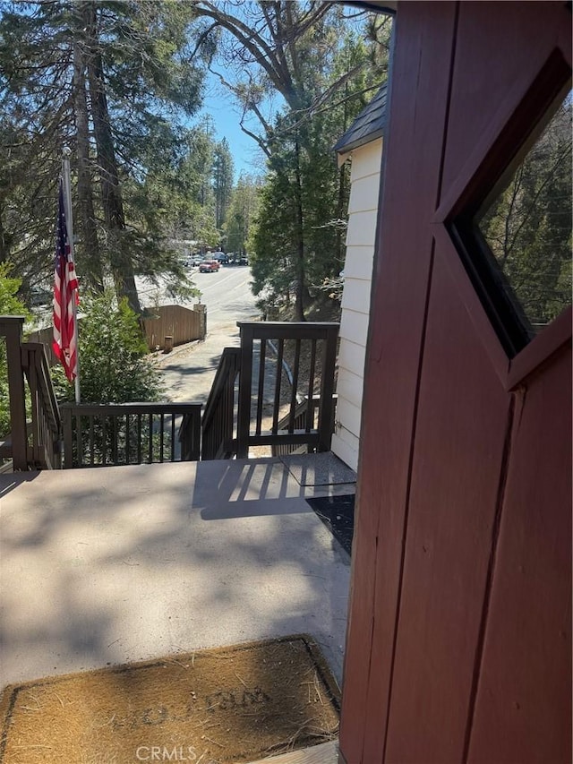 283 Walnut Dr, Lake Arrowhead, CA 92352 - view of balcony