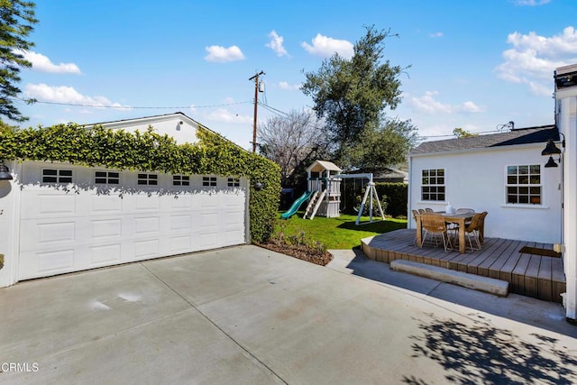 view of detached garage