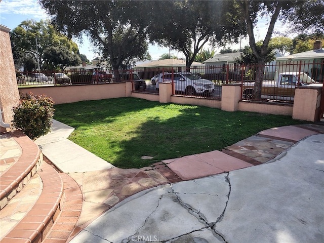 view of yard featuring fence