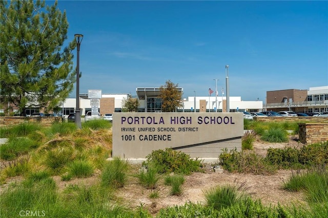 view of community / neighborhood sign