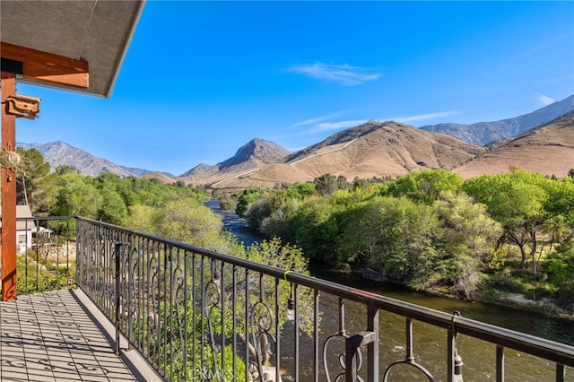 848 Burlando Rd, Kernville, CA 93238 - balcony featuring a water and mountain view