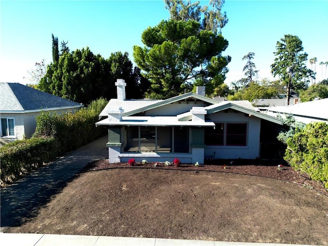 view of front of house featuring driveway
