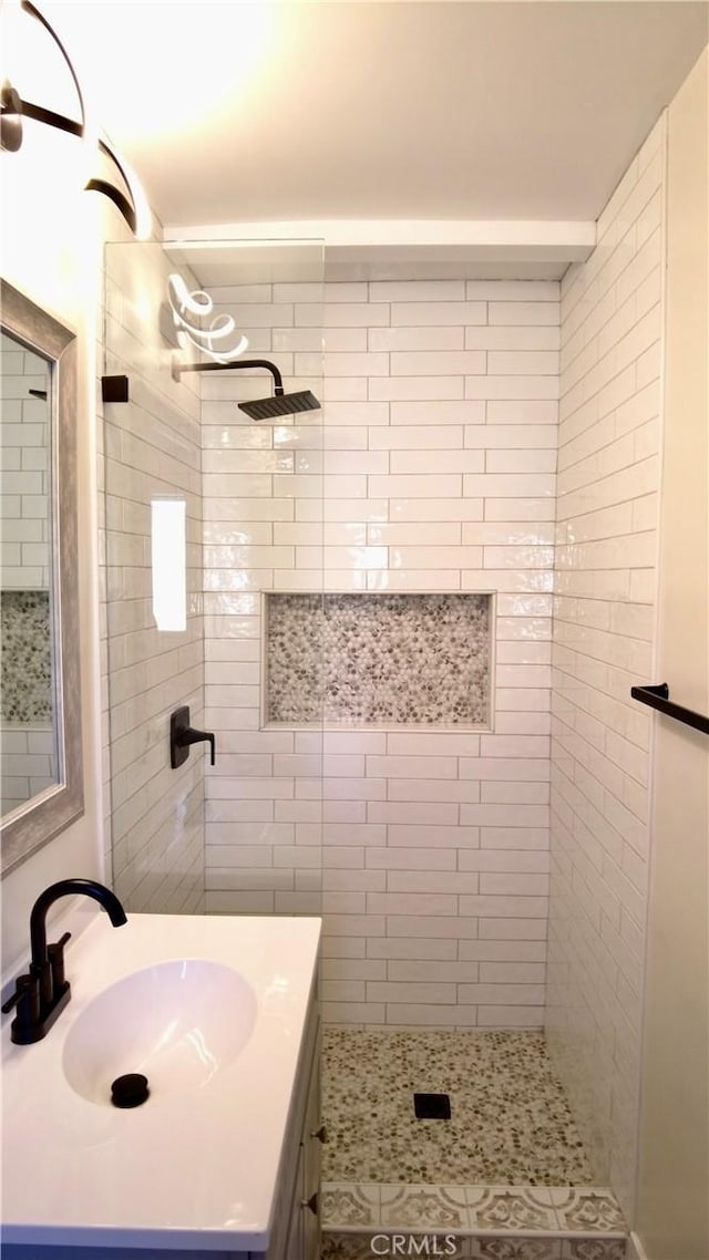 3688 Hoover St, Riverside, CA 92504 - full bath featuring tiled shower and vanity