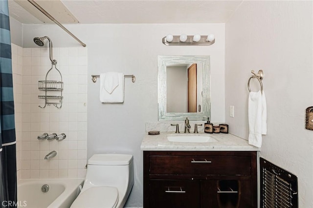 full bath featuring beverage cooler, vanity, toilet, and shower / tub combo with curtain