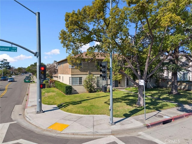 view of front of house with a front yard