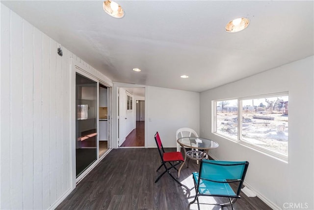 dining space with dark wood-type flooring, recessed lighting, and baseboards