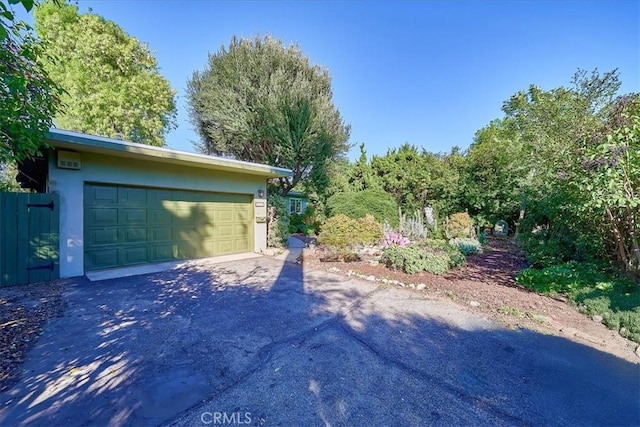 view of detached garage