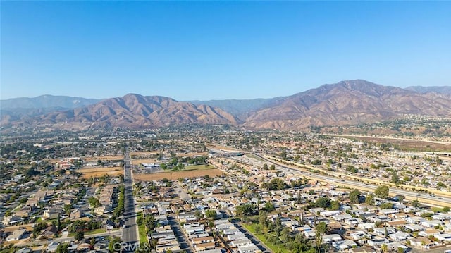 bird's eye view featuring a residential view and a mountain view